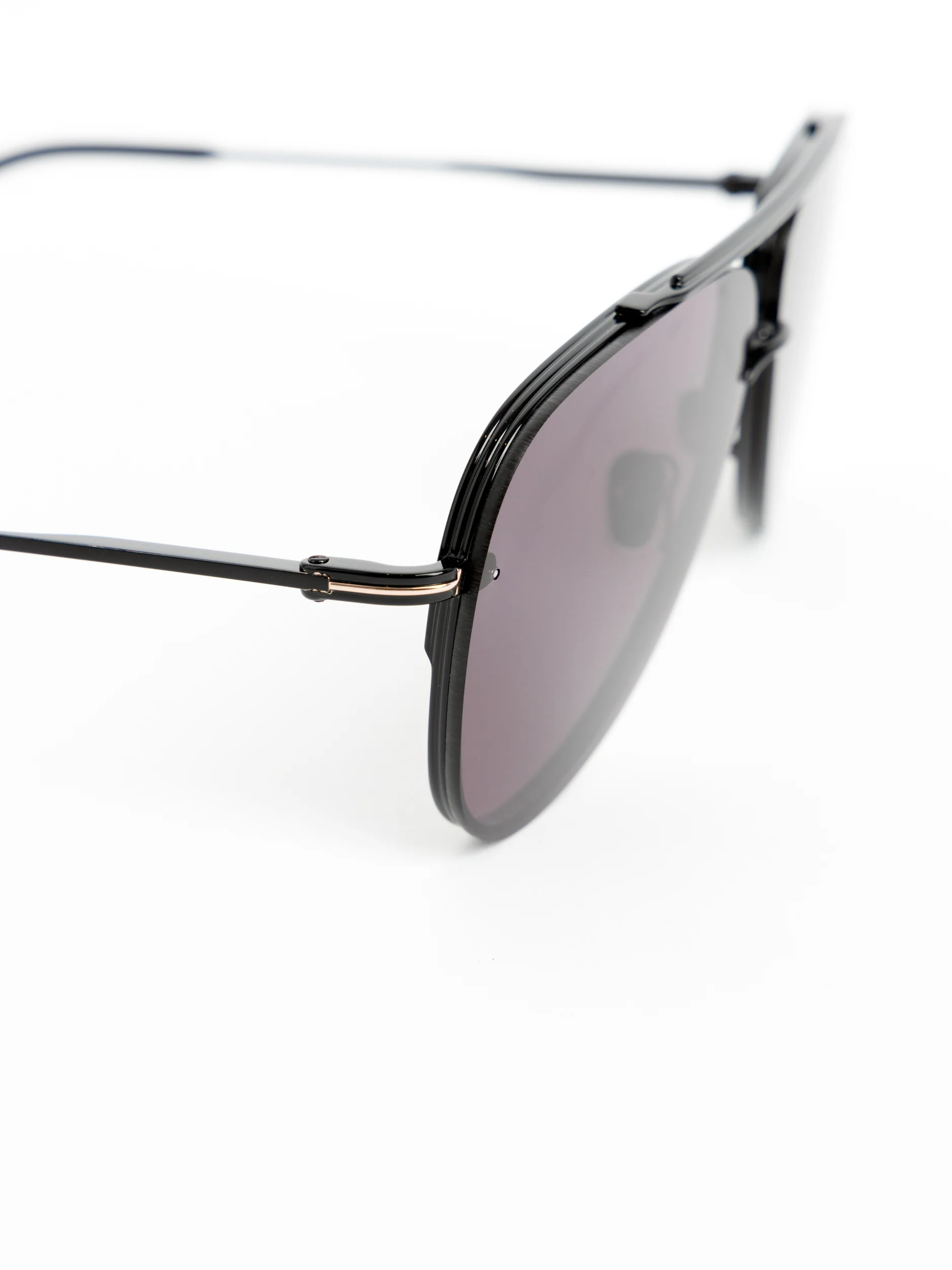 Black Leon Sunglasses - Image 3