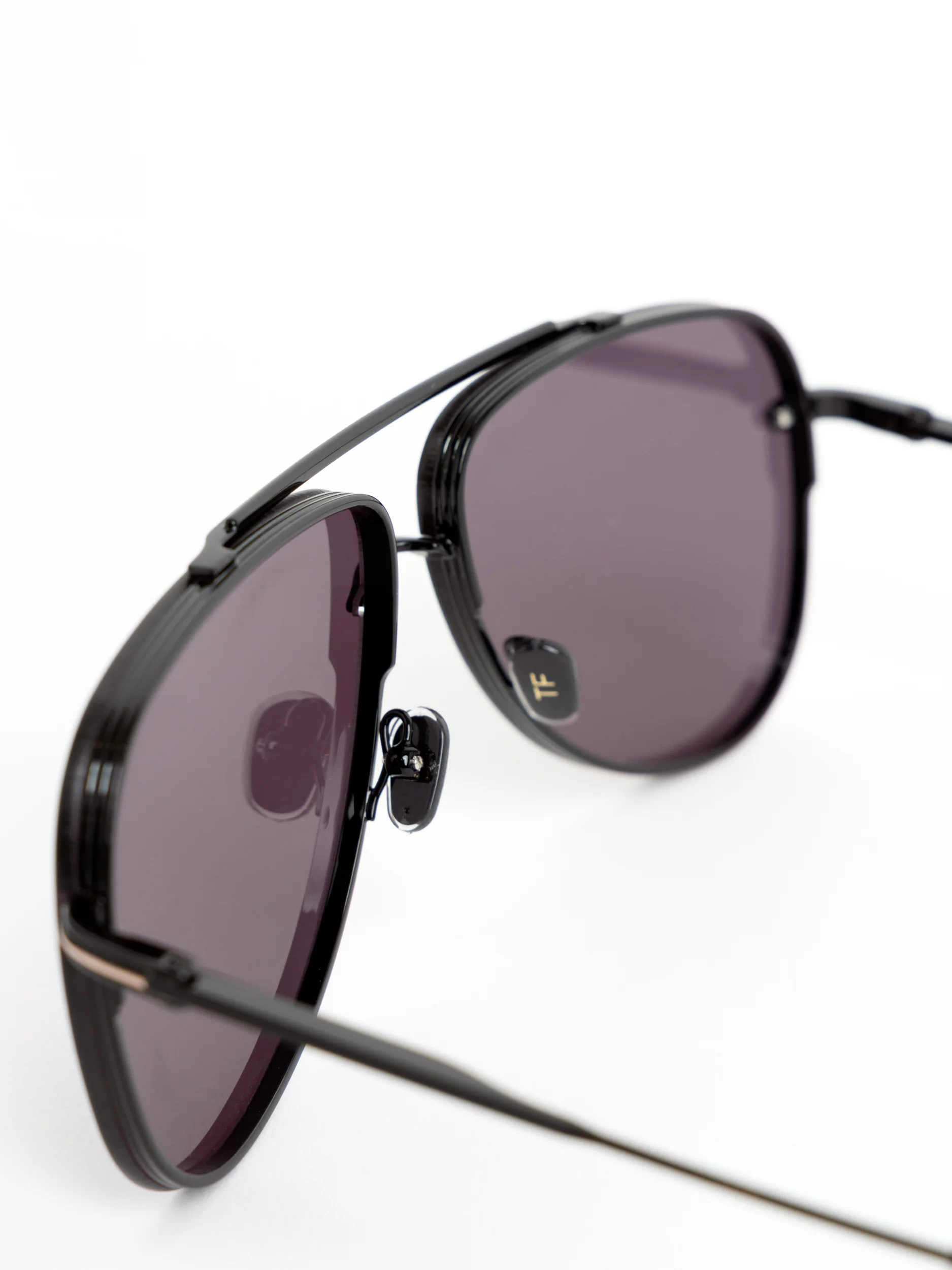 Black Leon Sunglasses - Image 4