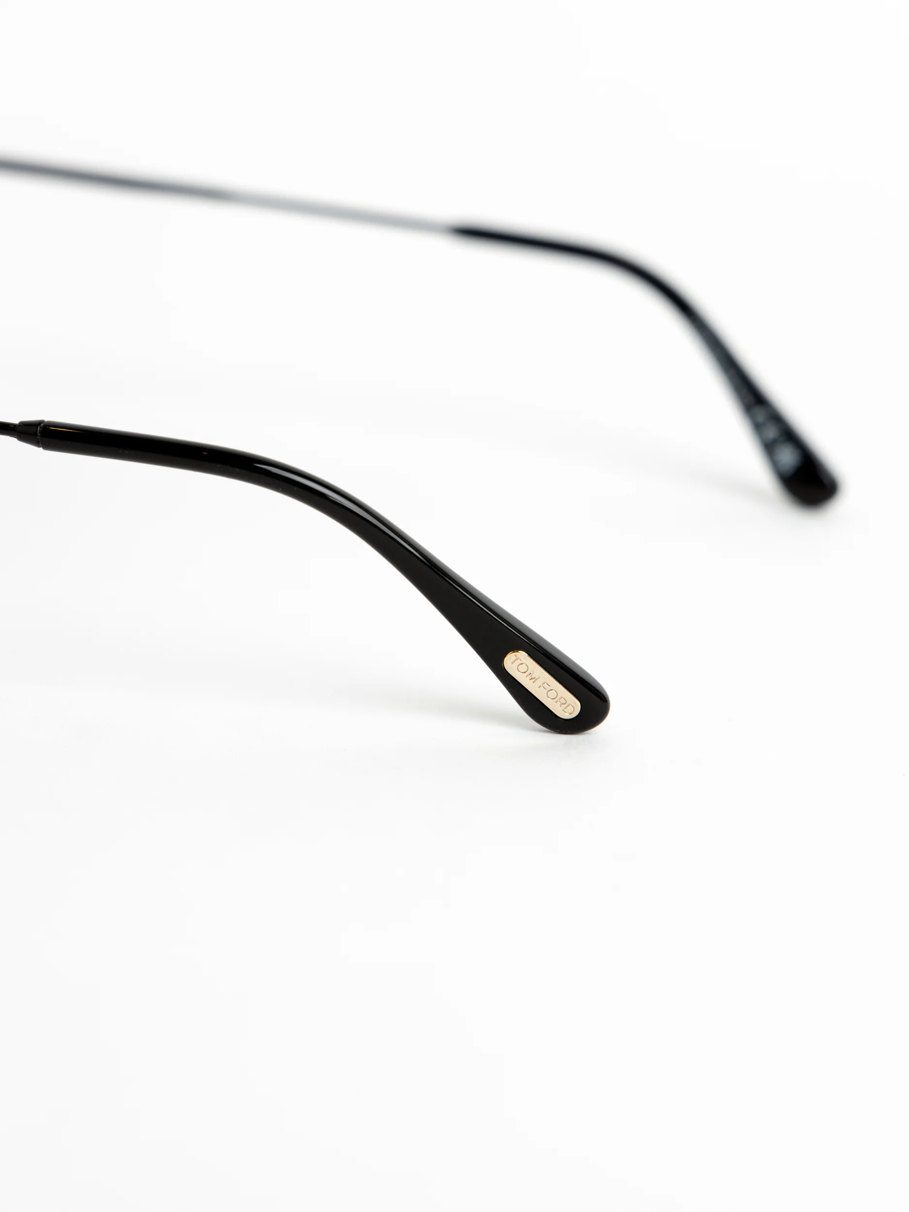 Black Leon Sunglasses - Image 6