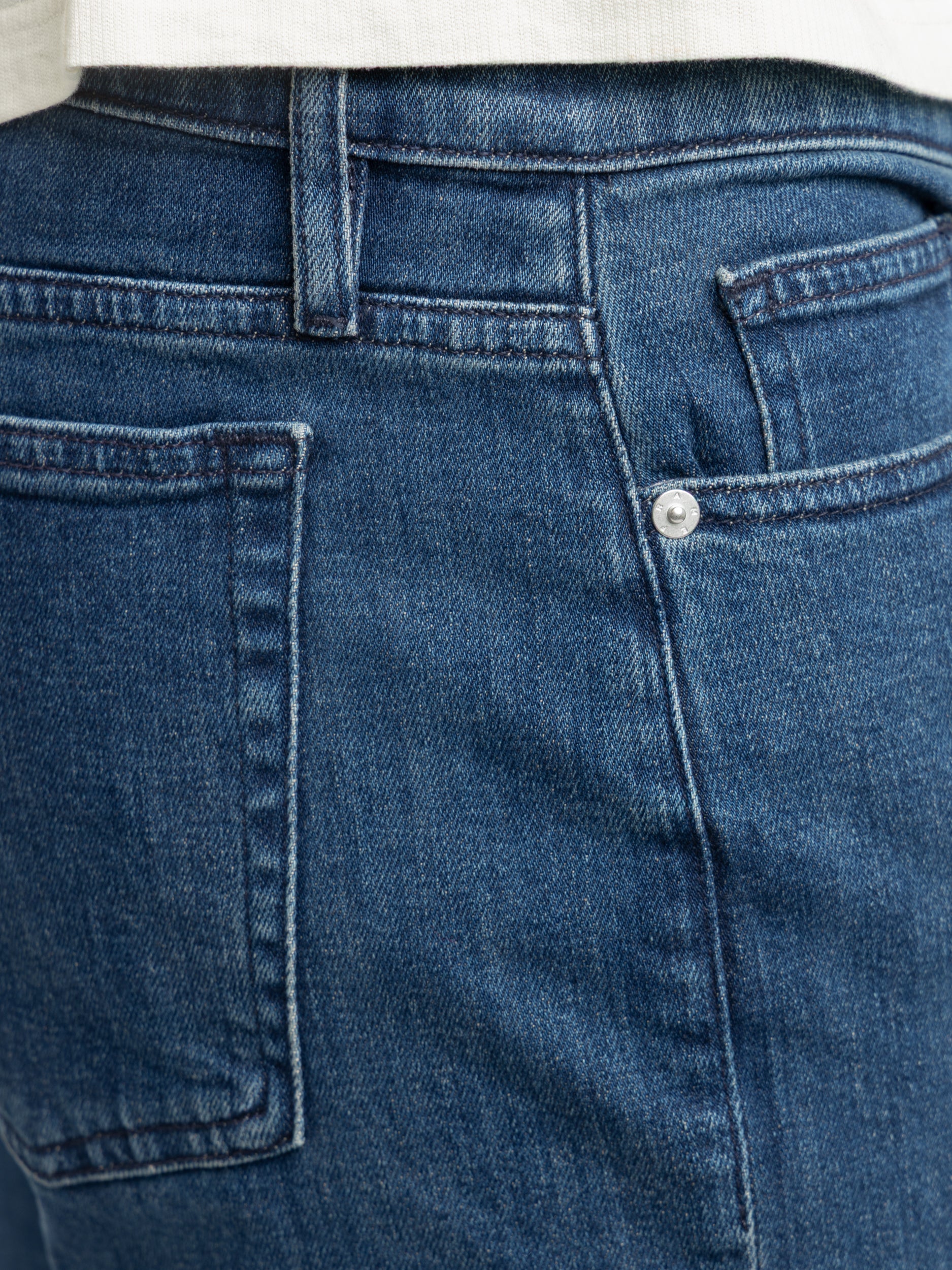 L'Homme Slim Stretch Jeans in Magical Blue - Image 7