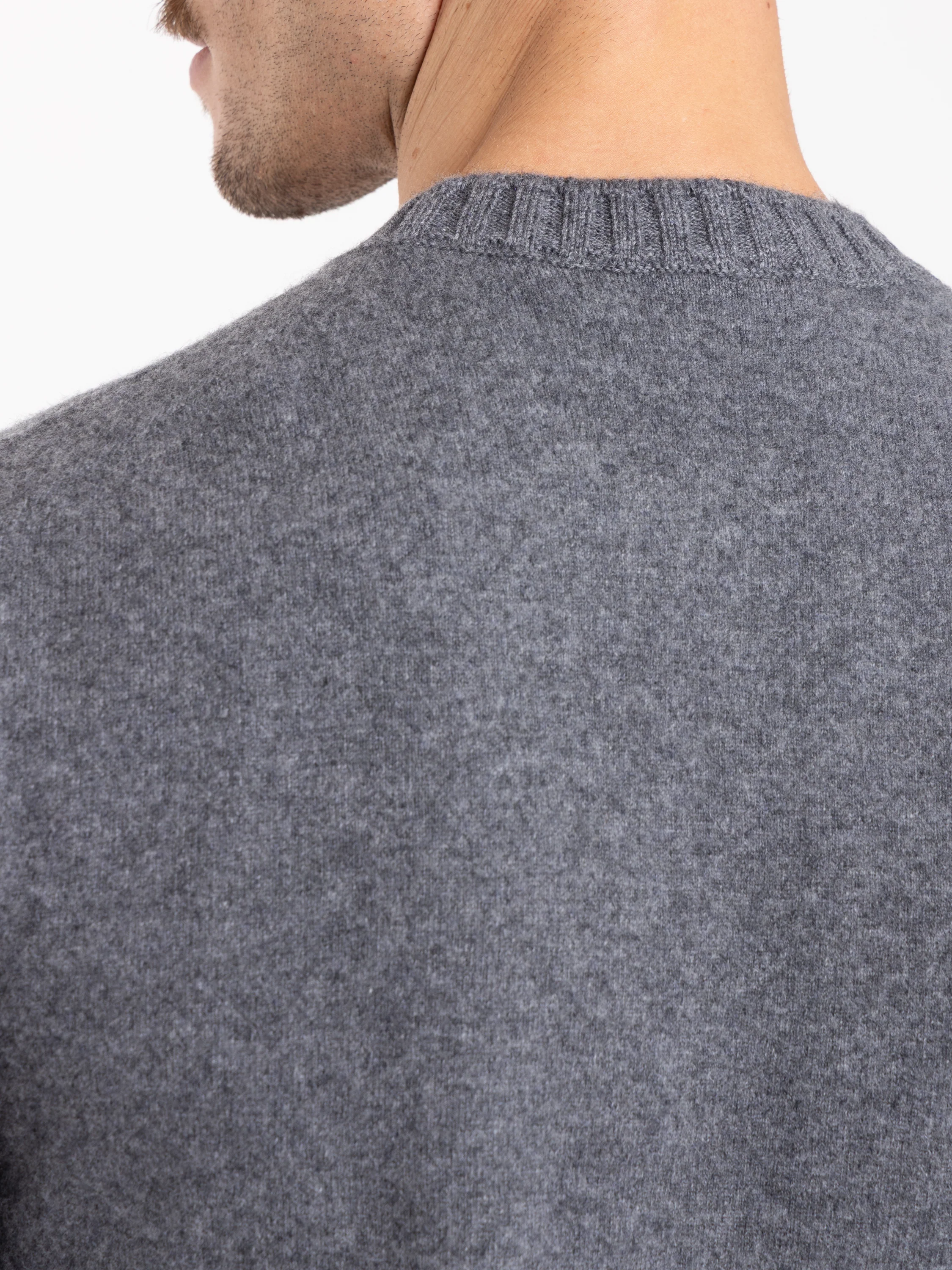 Grey Crewneck Cashmere Sweater - Image 5