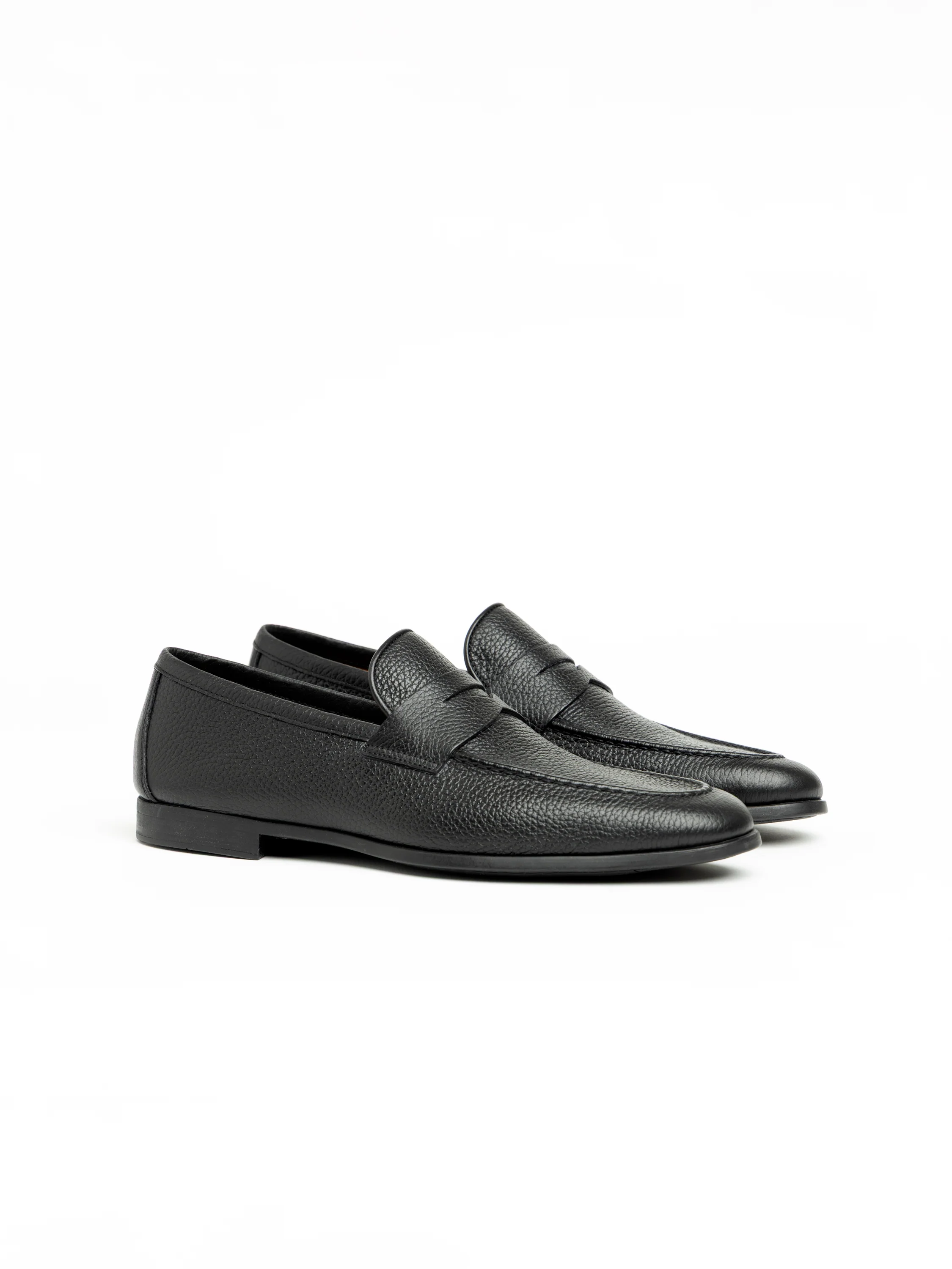 Diezma II Black Leather Loafer
