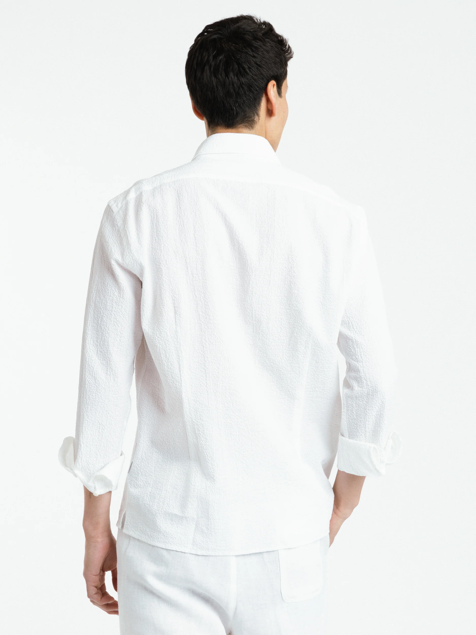 Kent Collar Seersucker Shirt In White - Image 4