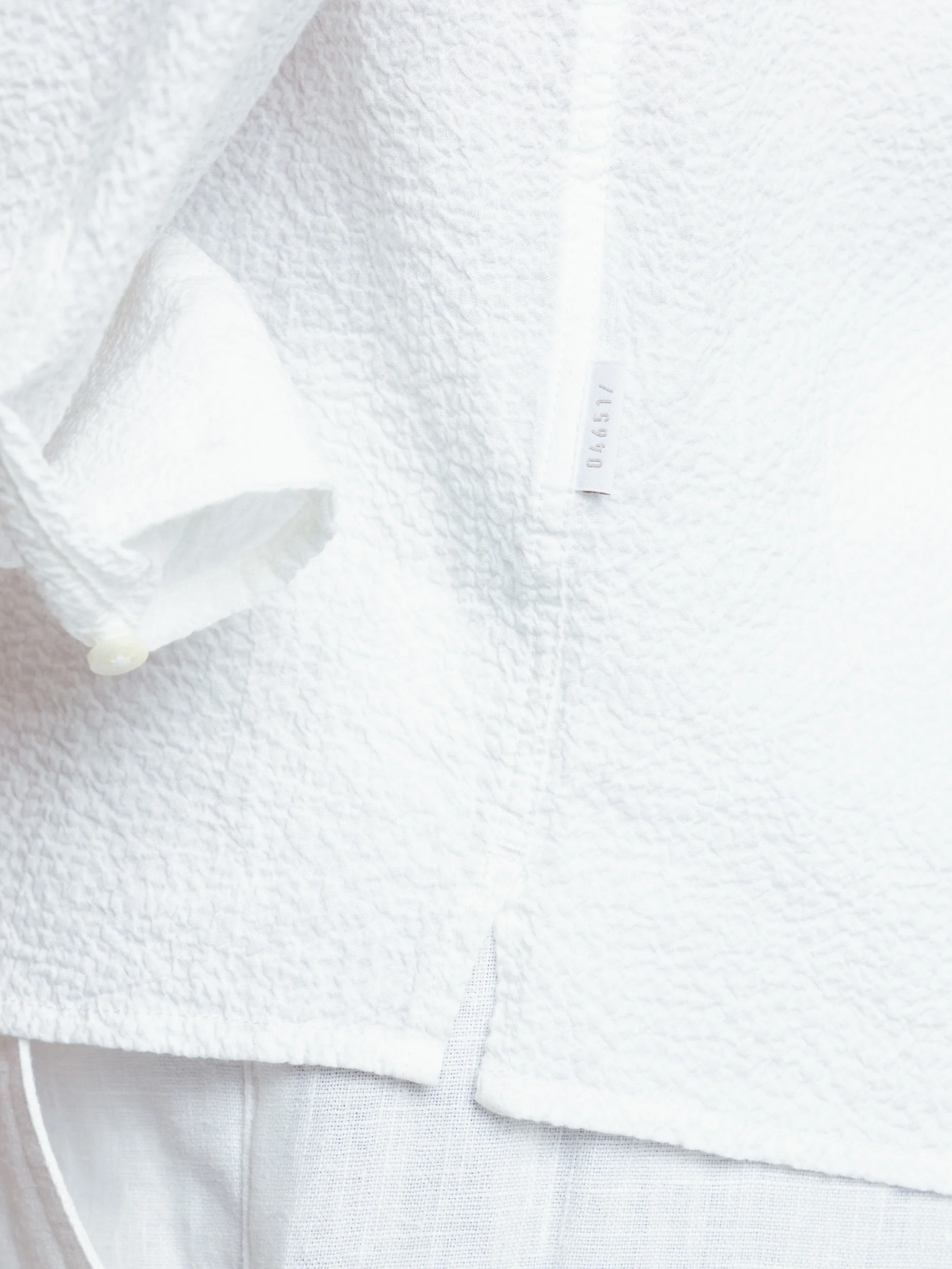 Kent Collar Seersucker Shirt In White - Image 6