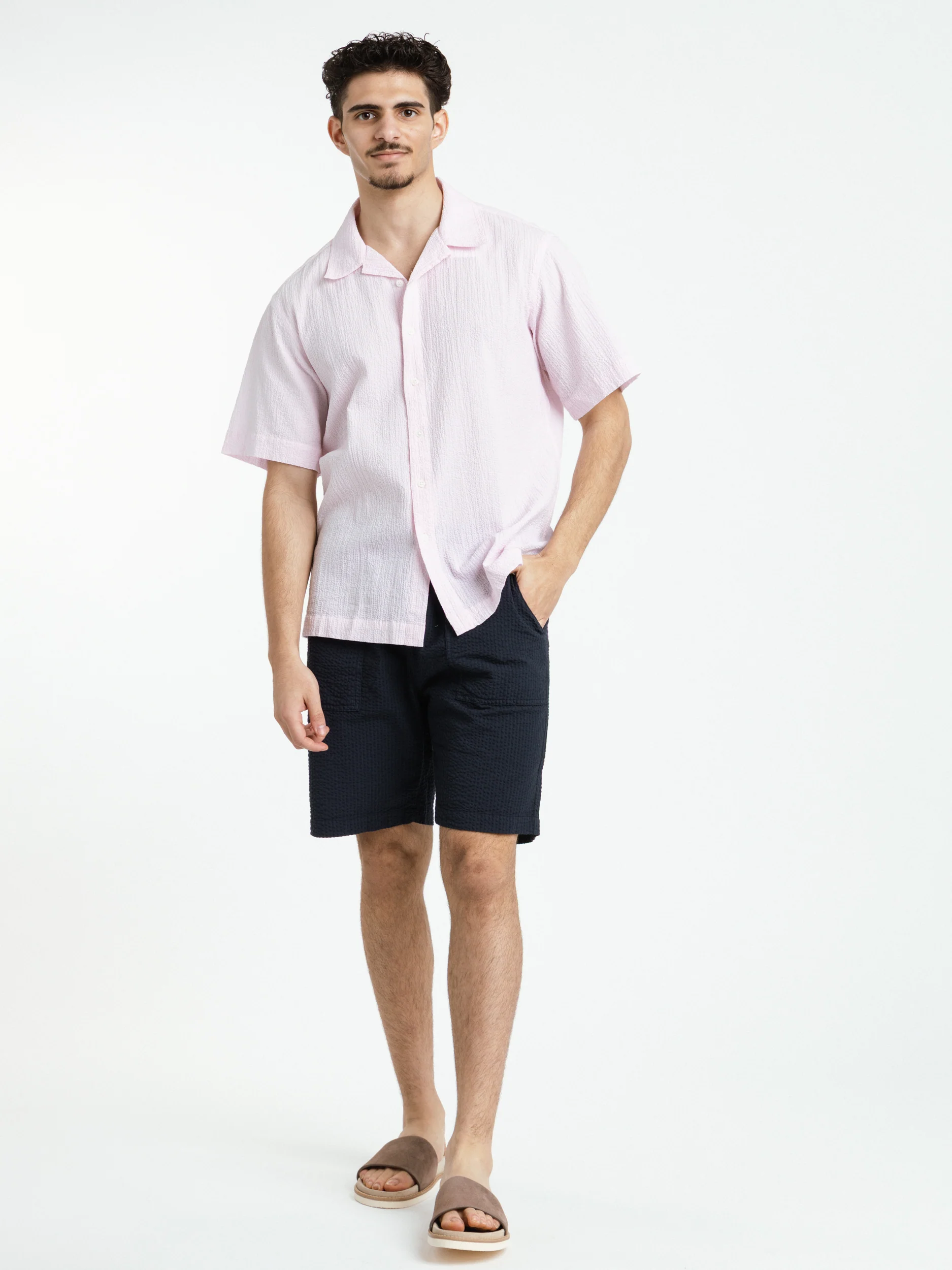 Short-Sleeve Seersucker Shirt in Rose - Image 2