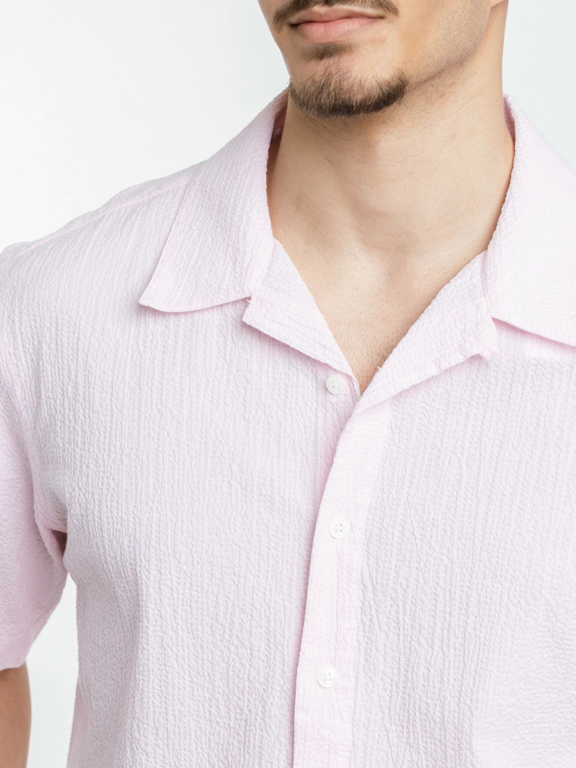 Short-Sleeve Seersucker Shirt in Rose - Image 3
