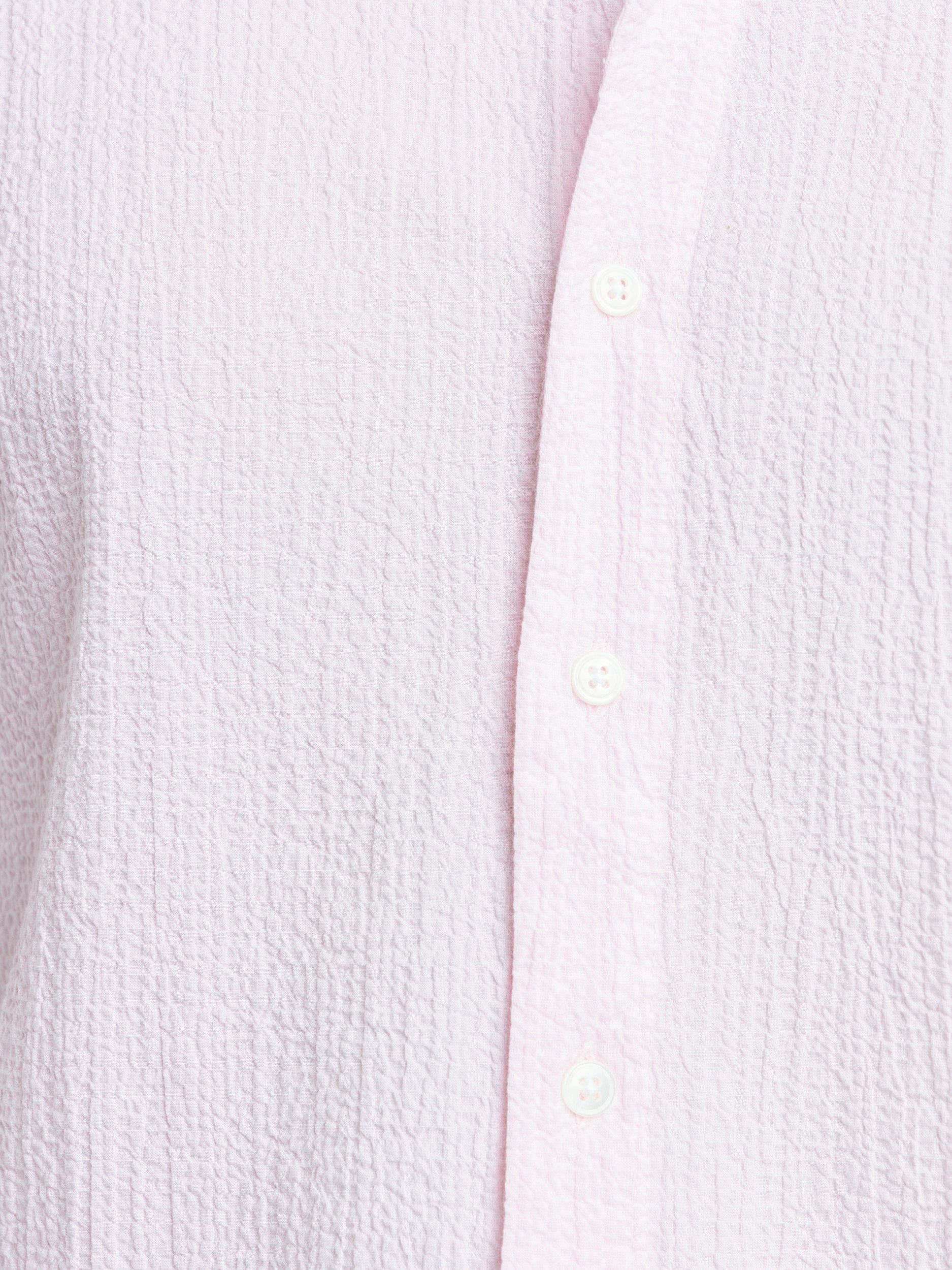 Short-Sleeve Seersucker Shirt in Rose - Image 5