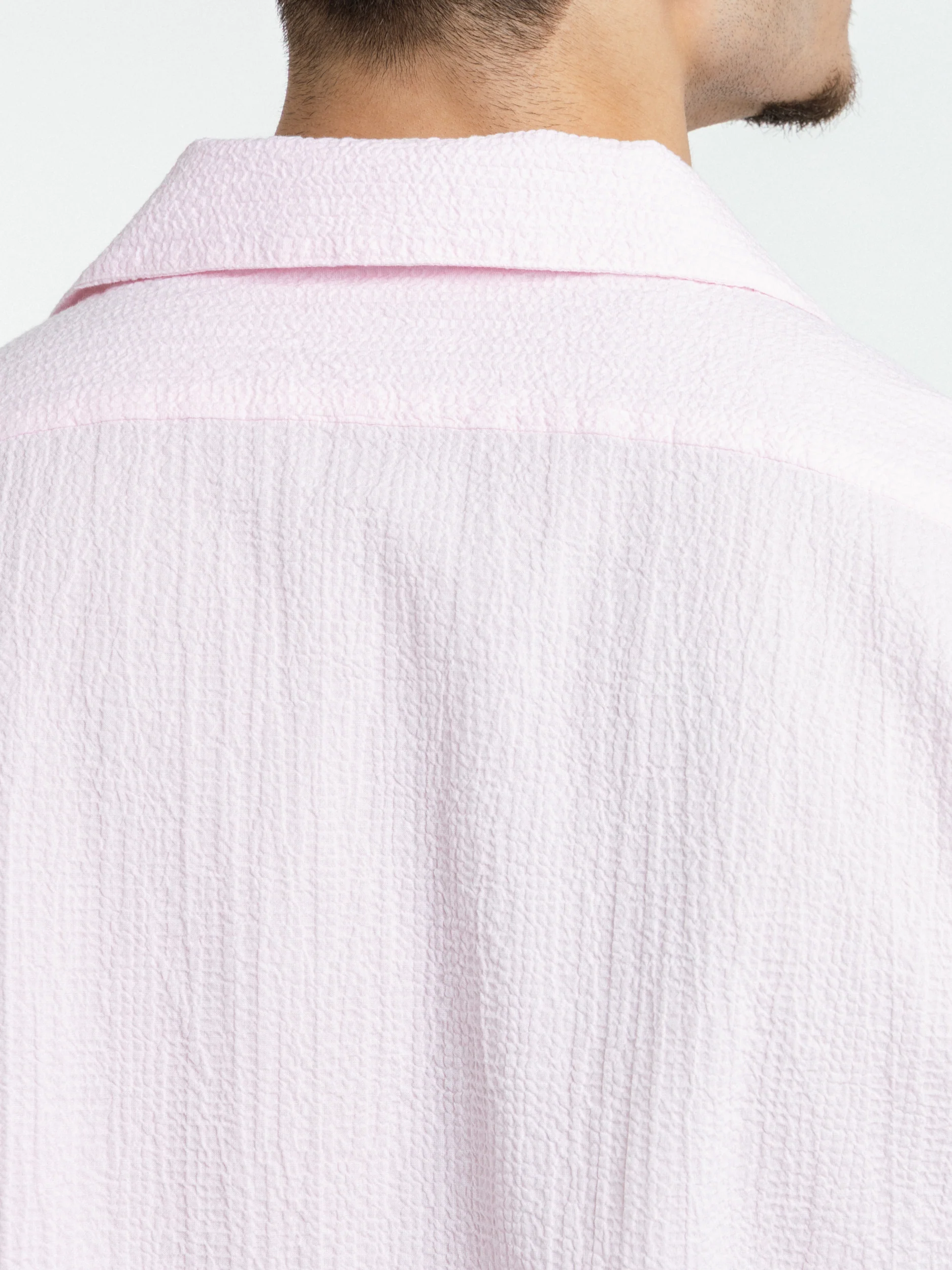 Short-Sleeve Seersucker Shirt in Rose - Image 6