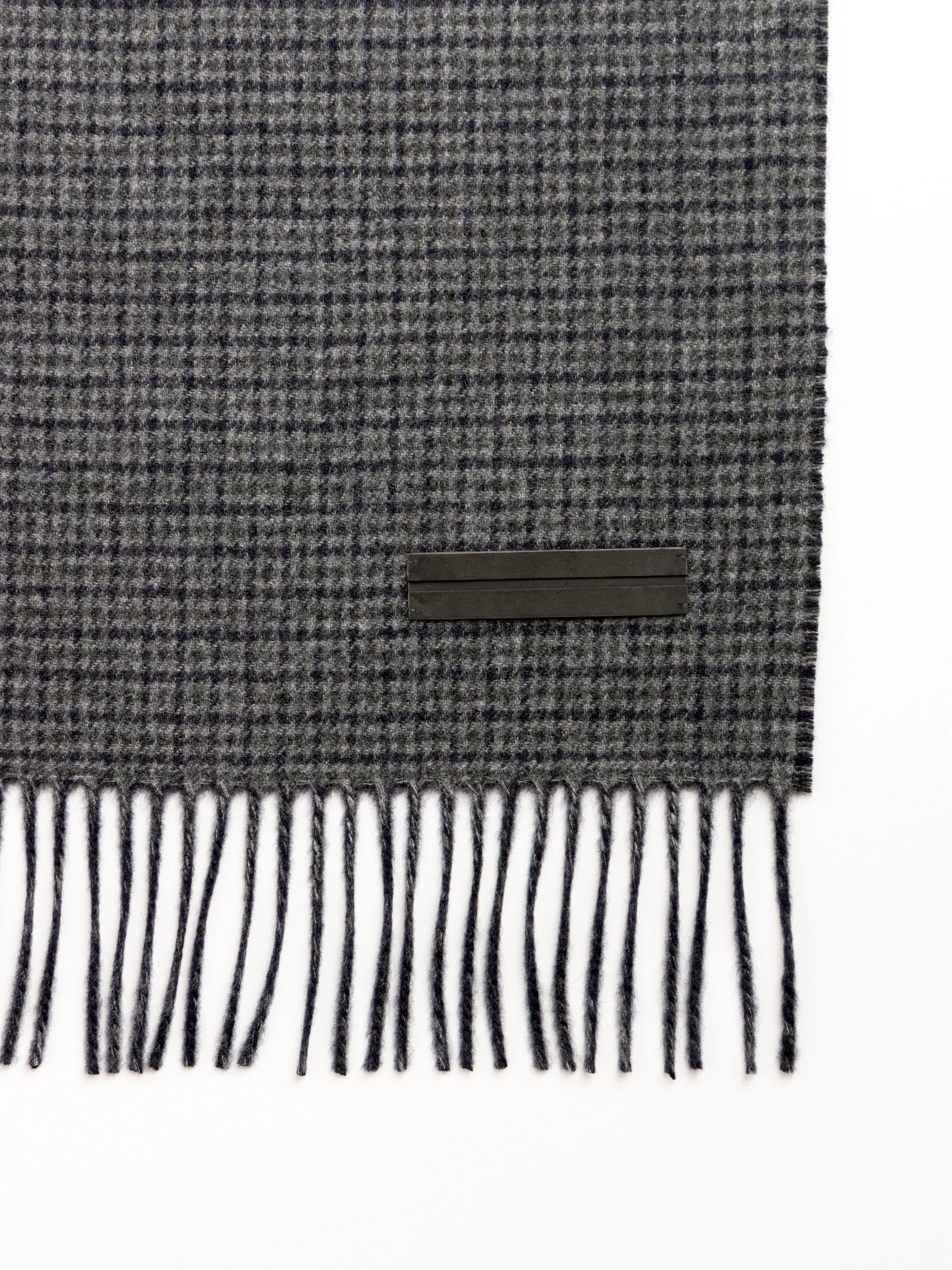 Dark Grey and Dark Navy Oasi Cashmere Scarf - Image 2